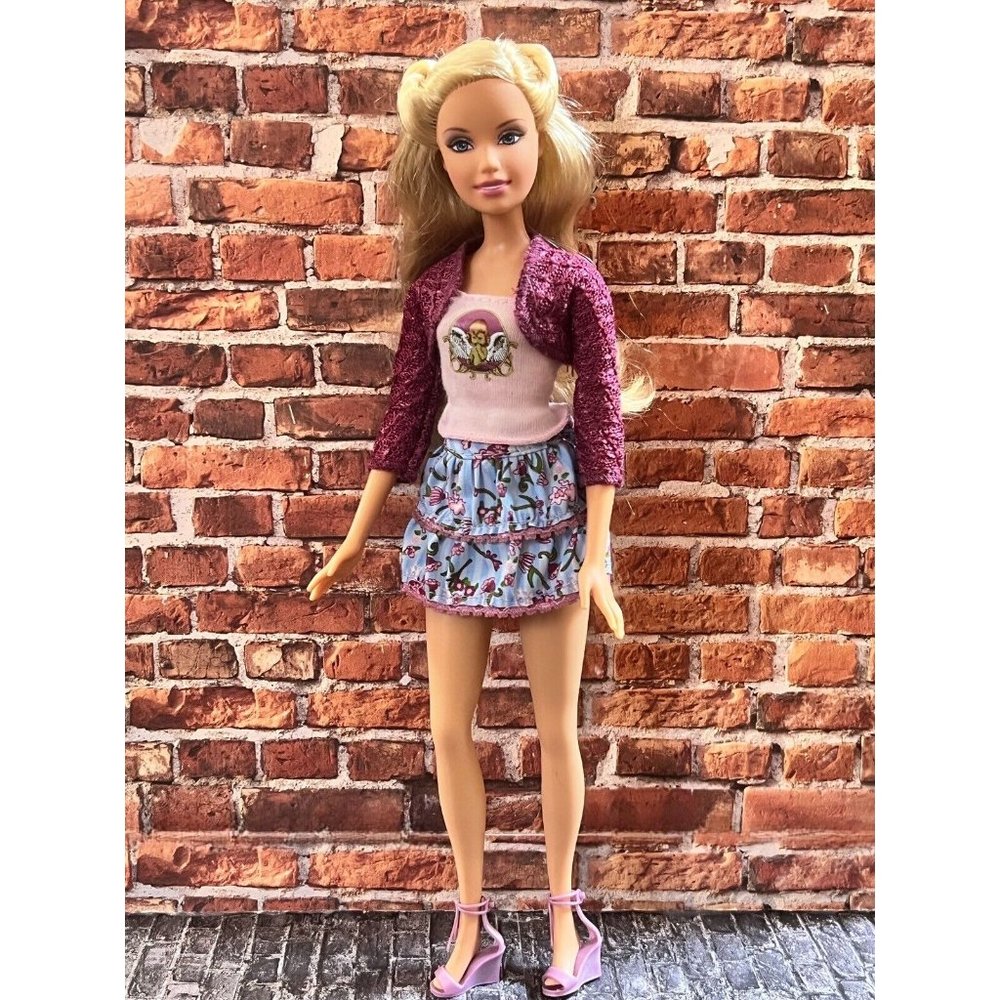 2006 Barbie I Can Be Baby Photographer Doll Career Replacement